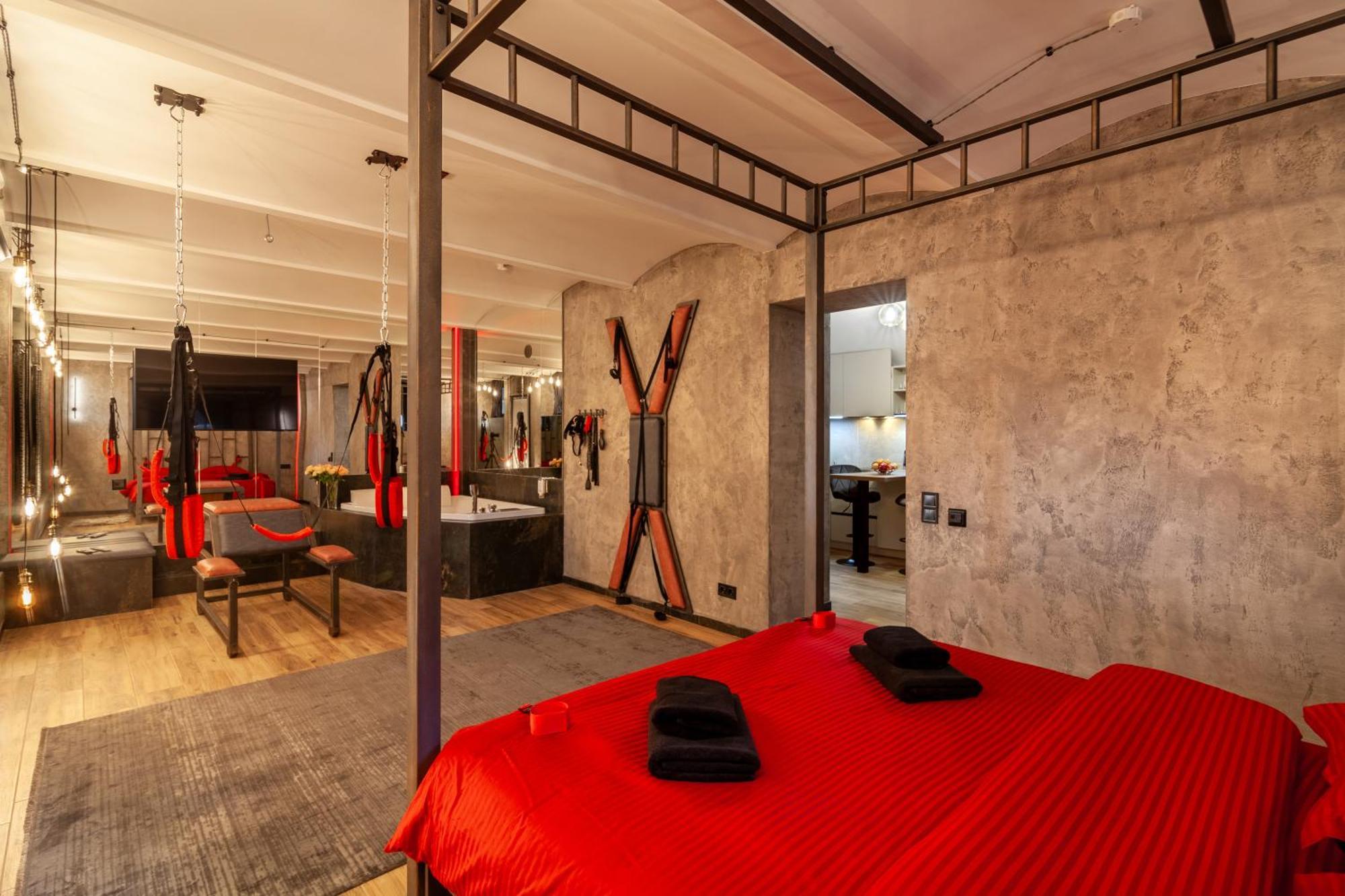 Royal Hot Jucuzzi Apartment Lviv Exterior photo